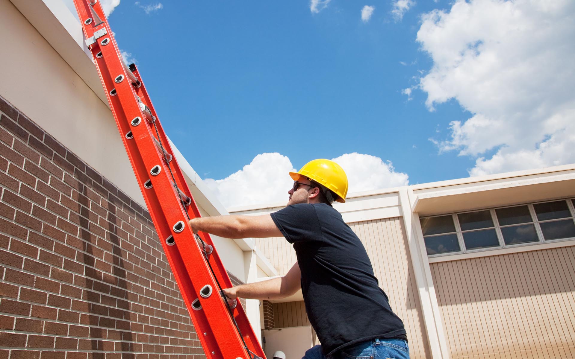 Use Of Safety Harness - Do`s and Don`ts